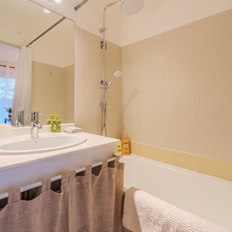 Les Muses - avec entrée autonome, clim neuve, jardin, parking privé & sa piscine ! - - Apartment - 16