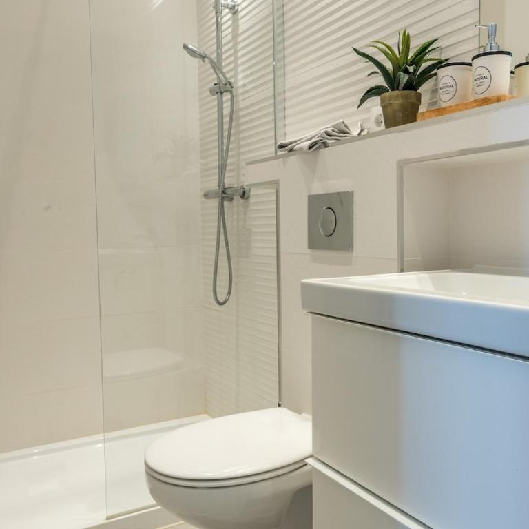 Puerto Banus Marina Apartment! - Two-Bedroom Apartment - 6