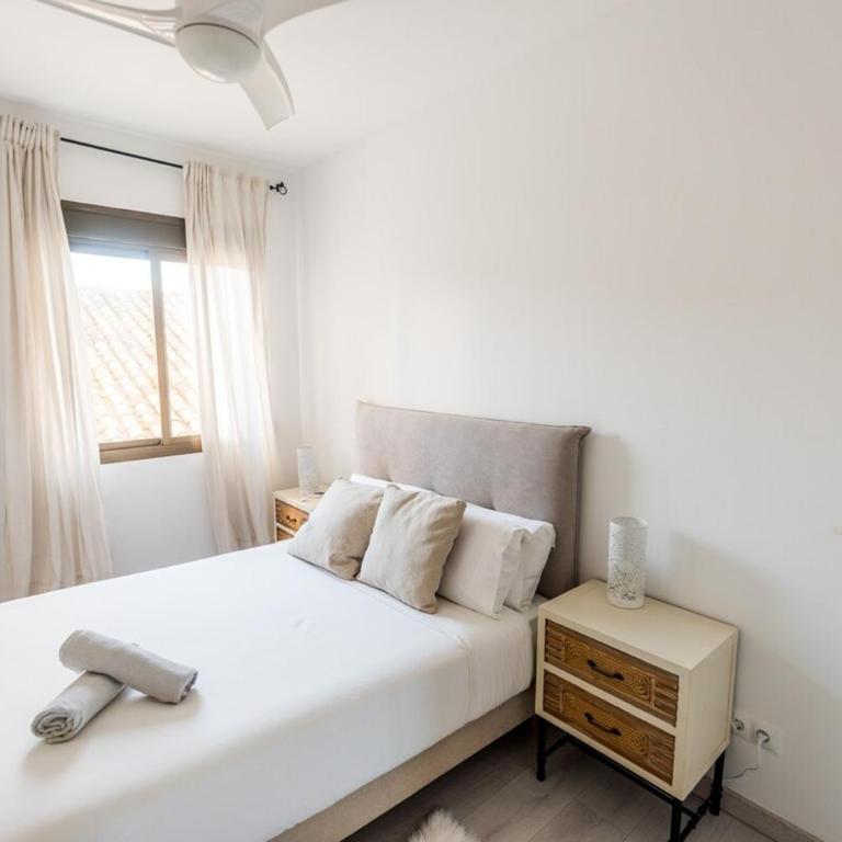 Puerto Banus Marina Apartment! - Two-Bedroom Apartment - 9