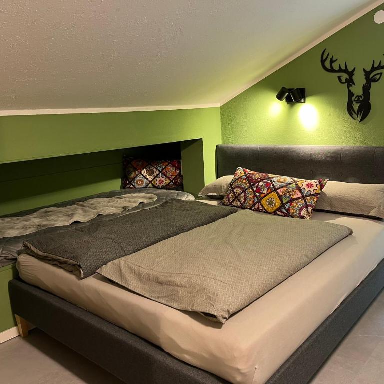 Allgäu Apartments Hüs 8 oder 9 Ferienzimmer mit Self-Checkin - Doppelzimmer mit Balkon - 3