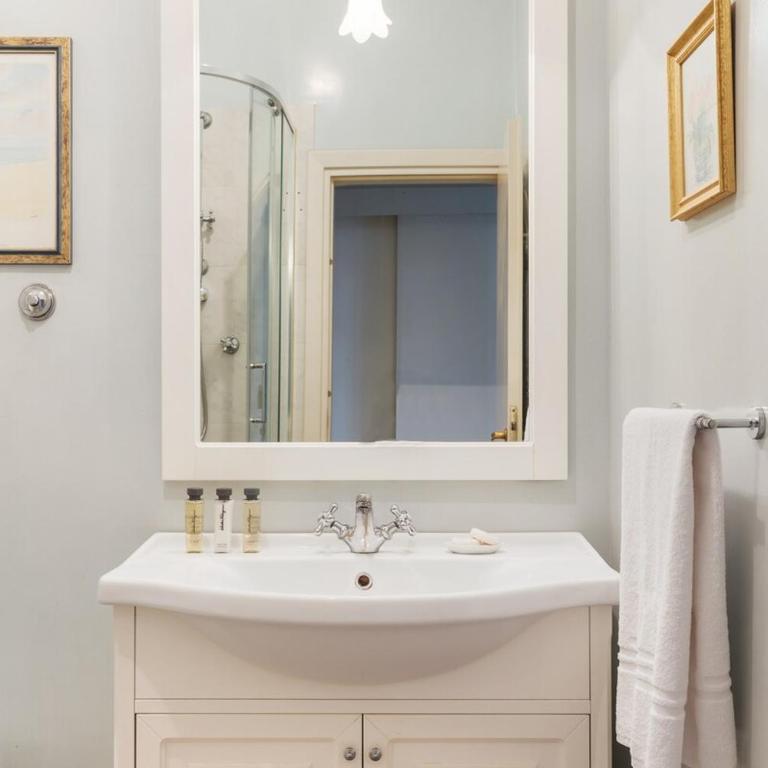 Casa Augusta, a Burghesius home - Three-Bedroom Apartment - 25