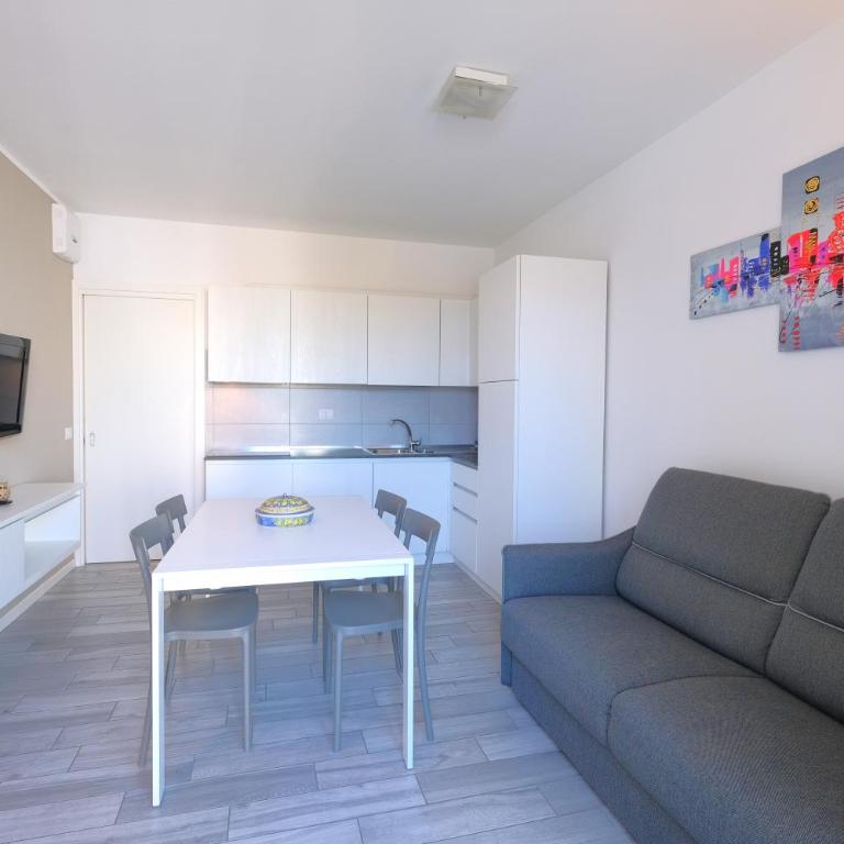 Wave Village Piazza Trieste - Appartamento con 2 Camere da Letto e Vista Piscina - 10