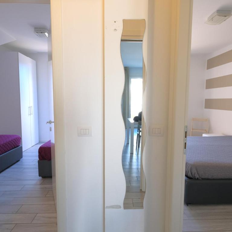 Wave Village Piazza Trieste - Appartamento con 2 Camere da Letto e Vista Piscina - 16