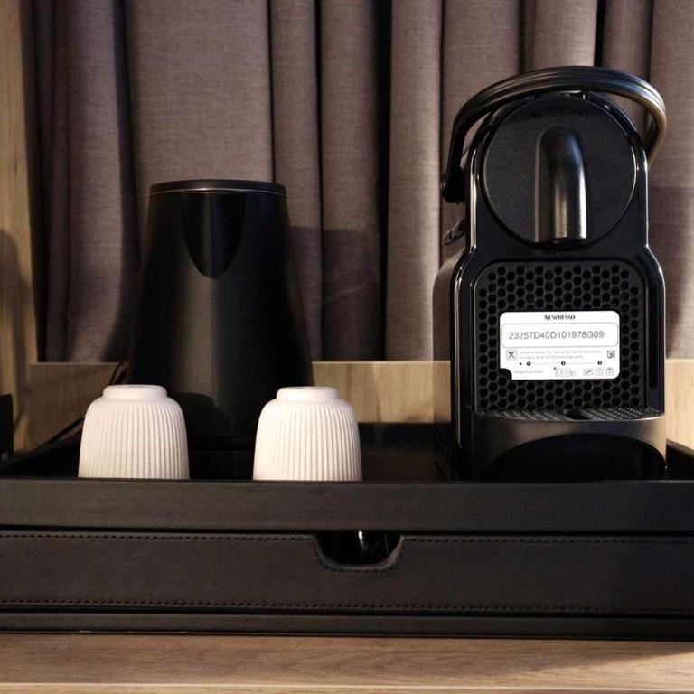 Campanile NATURE - Montpellier Sud - Chambre Lit King-Size Supérieure - 2