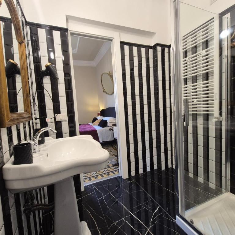 HEBE Eternity Rooms - Camera King Superior - 11