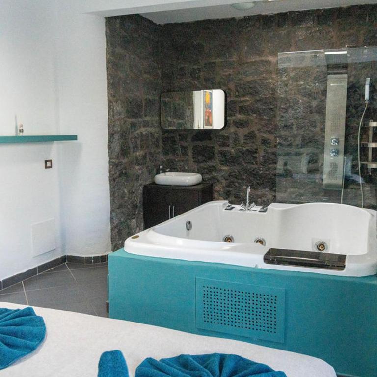 Villa Perla Blanca - Three-Bedroom Apartment - 8