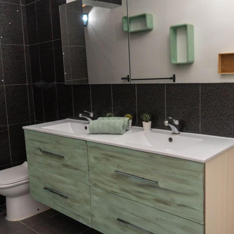 Villa Perla Blanca - Three-Bedroom Apartment - 13