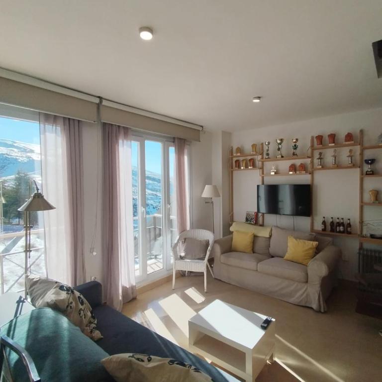 MIRAMAR Dúplex - Apartamento de 3 dormitorios con vistas a las montañas - 1