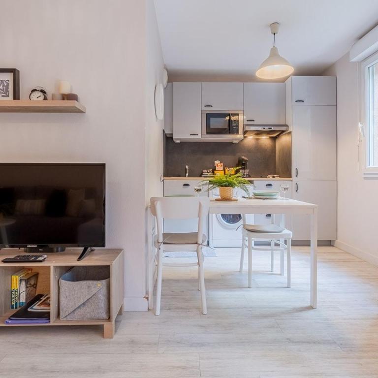 Les Capitouls - entrée autonome, clim neuve, jardin, parking privé - - Apartment - 10
