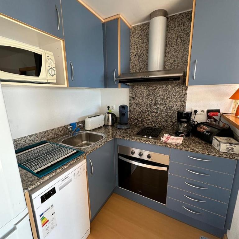 Bonito piso con preciosas vistas AV-32 - Two-Bedroom Apartment - 20