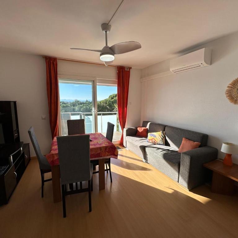 Bonito piso con preciosas vistas AV-32 - Two-Bedroom Apartment - 5