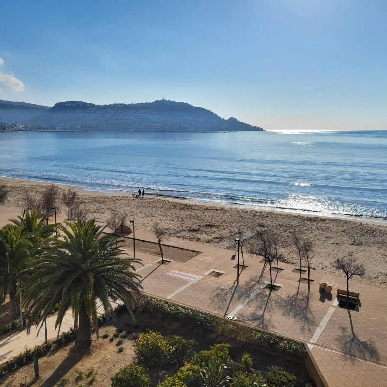 Apartamento primera línea Roses con vistas al mar AV-09 - Apartamento de 3 dormitorios - 26