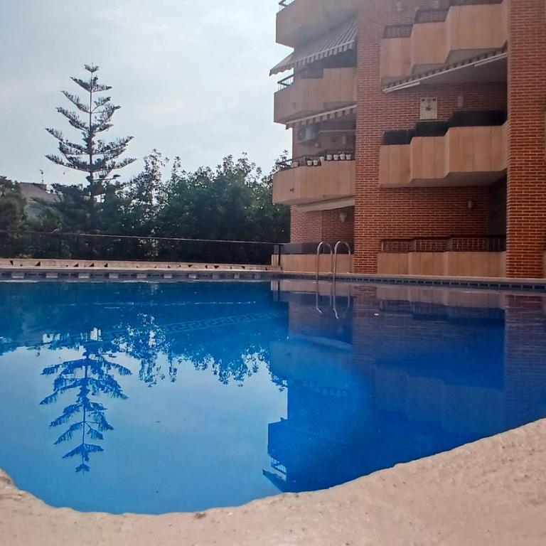 Galeon - Three-Bedroom Apartment - High Floor - 47