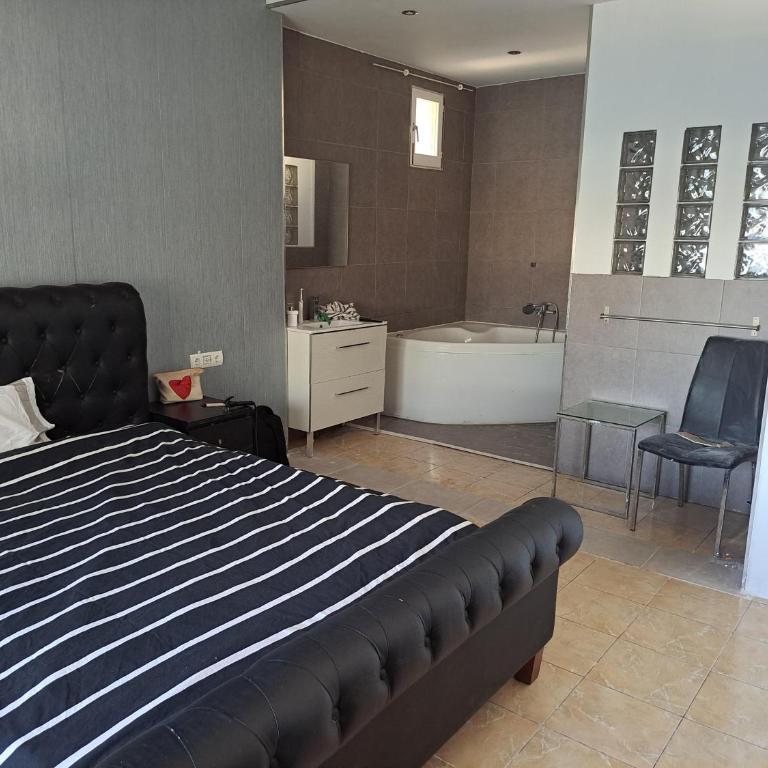 Huge penthouse with private suites shared terrace and kitchen BEST VIEWS - Triple Room with Sea View - 2