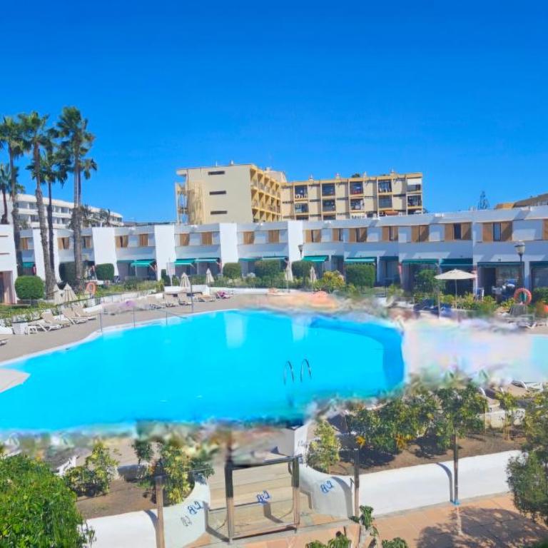 Barber Las Brisas - Two-Bedroom Apartment - 8