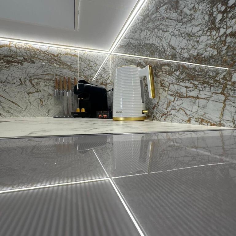 Los Locos Luxury - One-Bedroom Apartment - 12