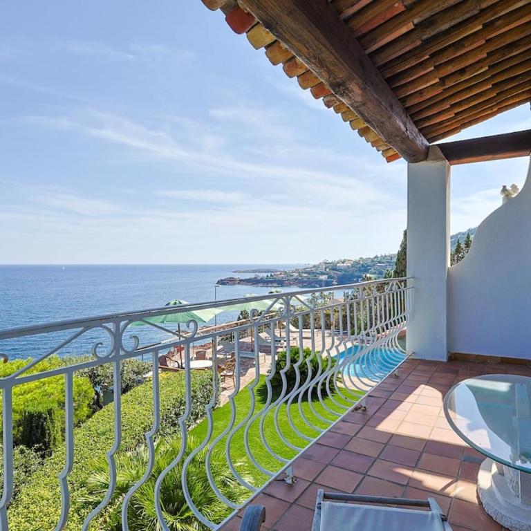 Villa avec vue panoramique et piscine à Saint-Raphael - Villa Deluxe - 15