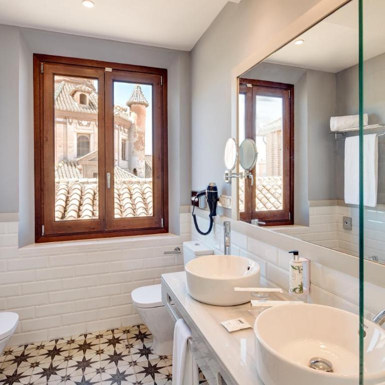 Sercotel Granada Suites - Studio with Sofa Bed - 5