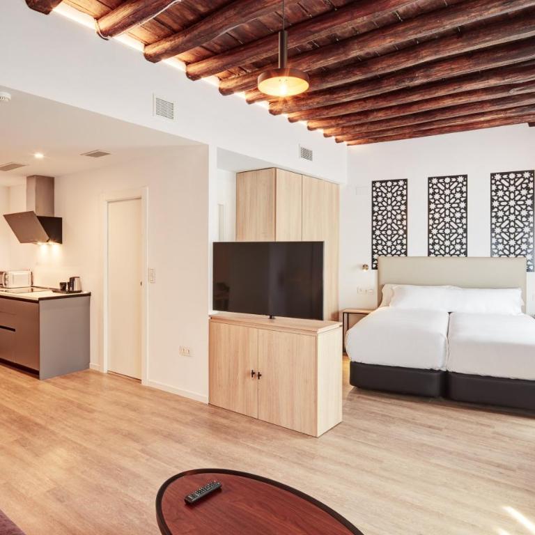 Sercotel Granada Suites - Studio with Sofa Bed - 2