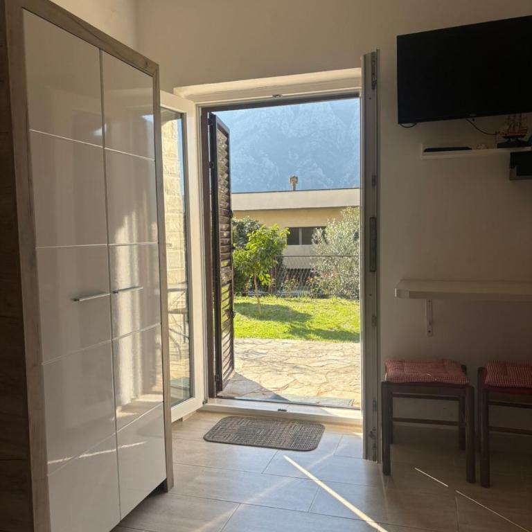 Apartments Samardzic - Studio with Terrace - 4