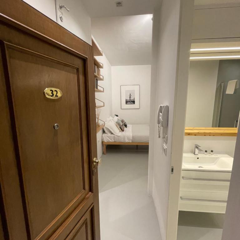Duomo Central Suite - One-Bedroom Apartment - 23