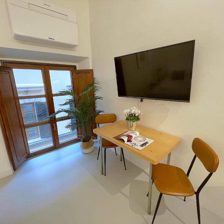 Duomo Central Suite - One-Bedroom Apartment - 25