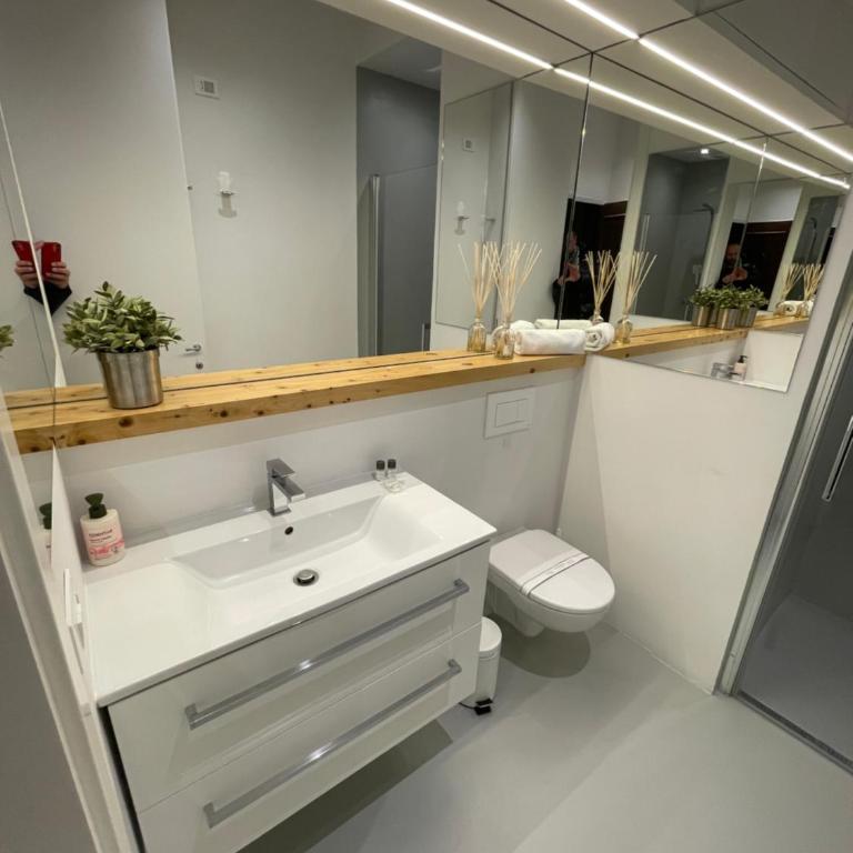 Duomo Central Suite - One-Bedroom Apartment - 35