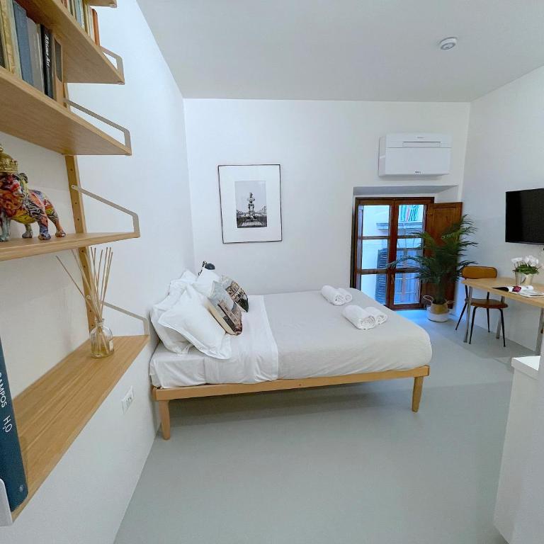 Duomo Central Suite - One-Bedroom Apartment - 36