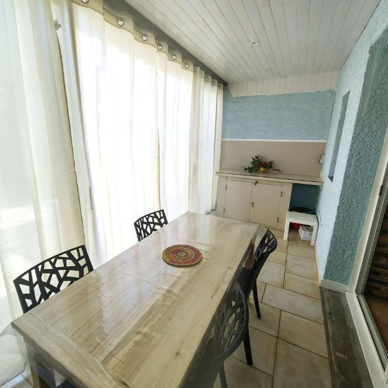 Villa Mitoyenne Climatisée, Piscine, Parking, 450m de la Plage - FR-1-607-17 - Maison de Vacances - 23