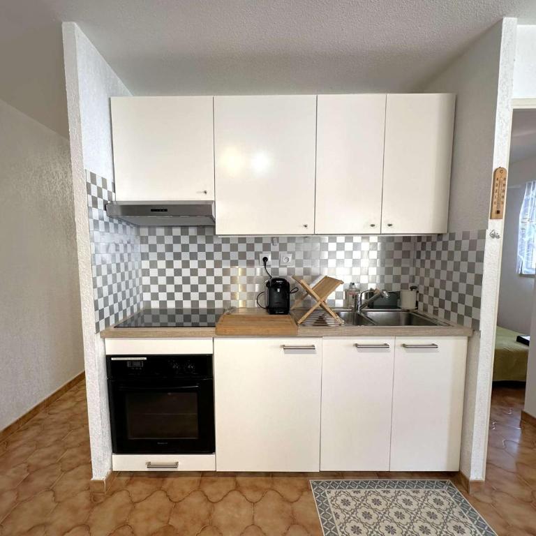 HYEDES Appartement climatisé pour 4 personnes sur le port de Hyères - Two-Bedroom Apartment - 7