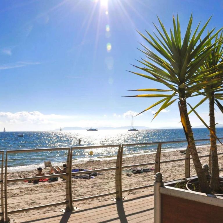 HYEDES Appartement climatisé pour 4 personnes sur le port de Hyères - Two-Bedroom Apartment - 15