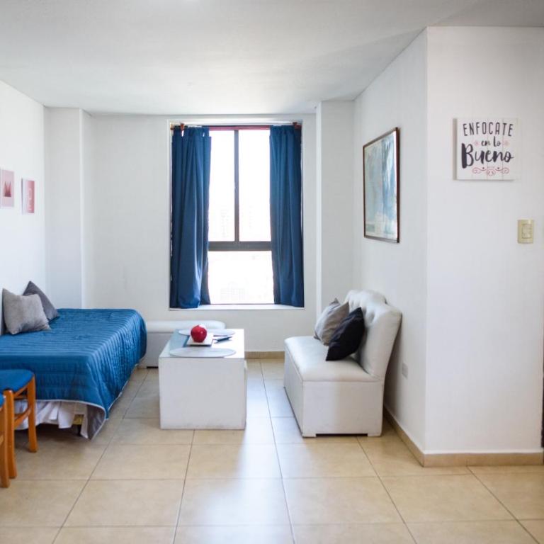 Depto centro 2 dorm con cochera - Apartamento de 2 dormitorios - 1