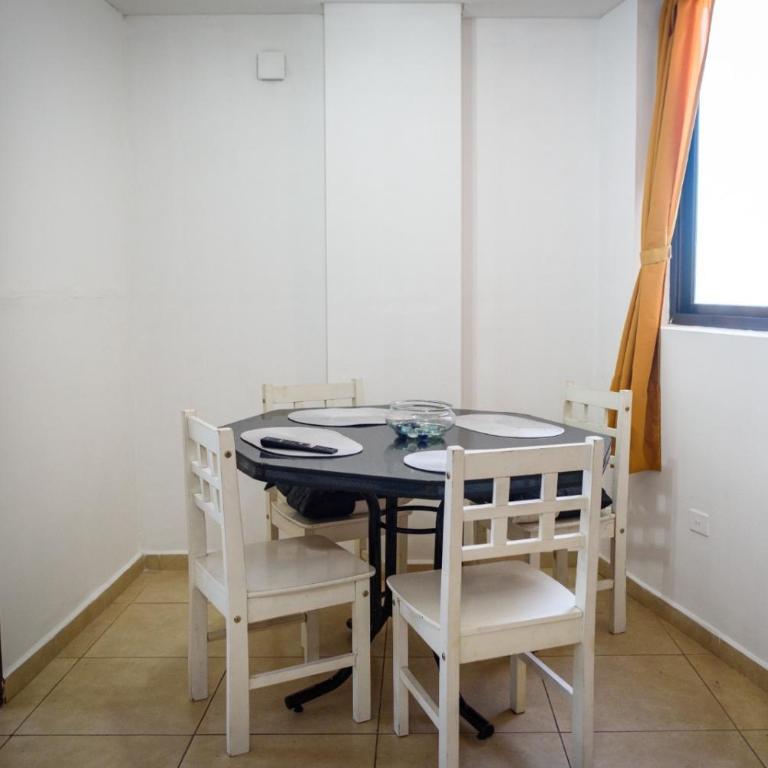 Depto centro 2 dorm con cochera - Apartamento de 2 dormitorios - 39