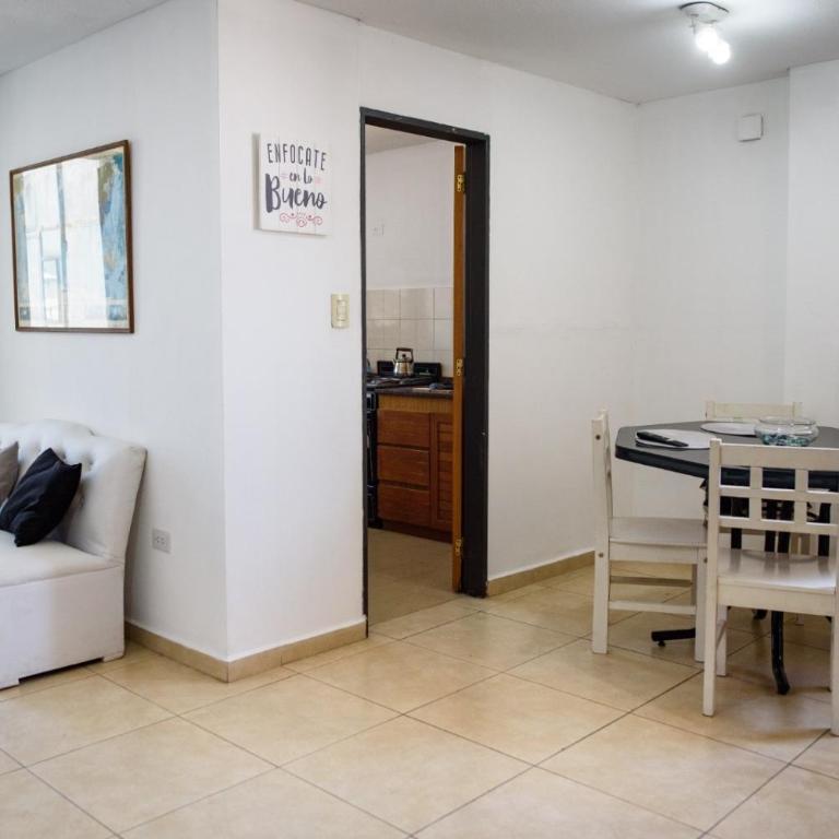 Depto centro 2 dorm con cochera - Apartamento de 2 dormitorios - 40