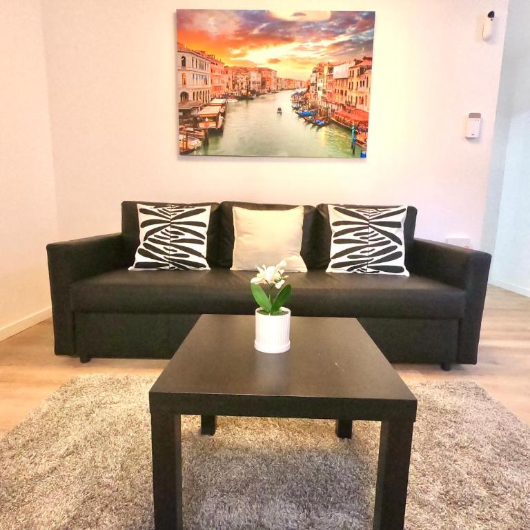 Oshun Valdecanillas - One-Bedroom Apartment - 16