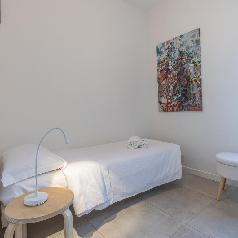GuestHost - Central Charm - 200m from Bologna Station - Appartamento con 2 Camere da Letto - 4
