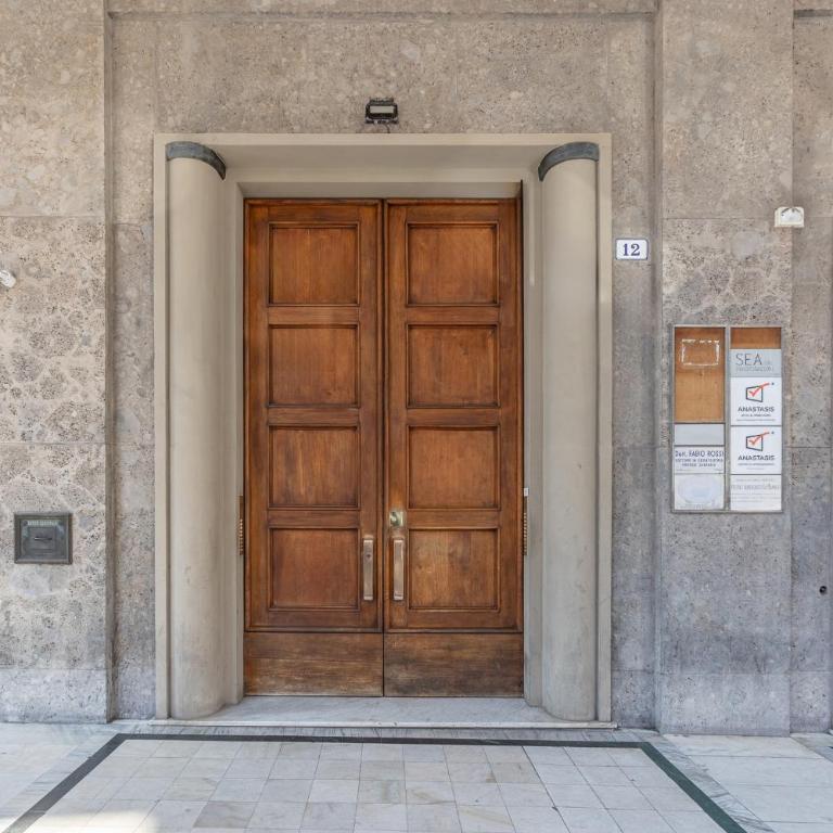GuestHost - Central Charm - 200m from Bologna Station - Appartamento con 2 Camere da Letto - 24