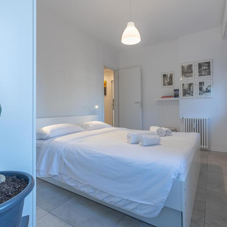 GuestHost - Central Charm - 200m from Bologna Station - Appartamento con 2 Camere da Letto - 10