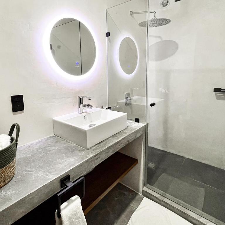 Residencia Cancún Alberca privada y 6 habitaciones - Casa - 21