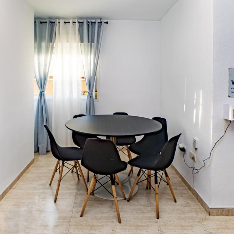 Un trocito de España - Three-Bedroom Apartment - 14
