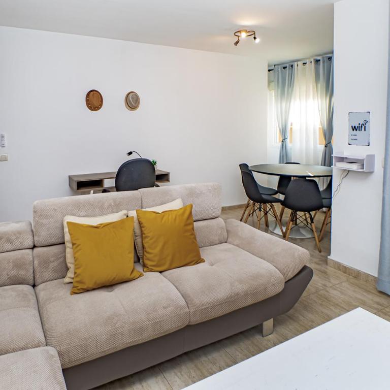 Un trocito de España - Three-Bedroom Apartment - 18