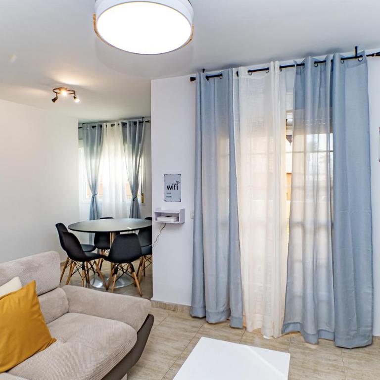 Un trocito de España - Three-Bedroom Apartment - 16