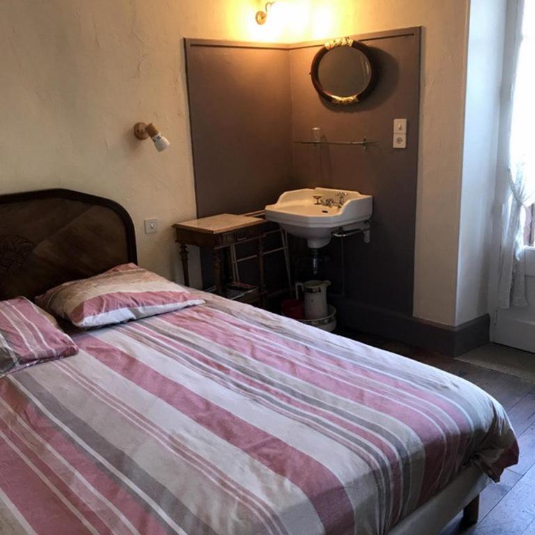Chez Mamine, au coeur du village avec jardin - Maison 2 Chambres - 8