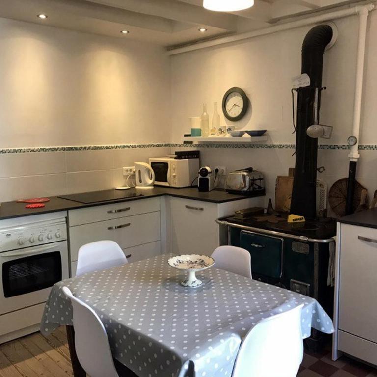 Chez Mamine, au coeur du village avec jardin - Maison 2 Chambres - 4