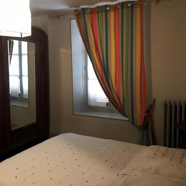 Chez Mamine, au coeur du village avec jardin - Maison 2 Chambres - 11