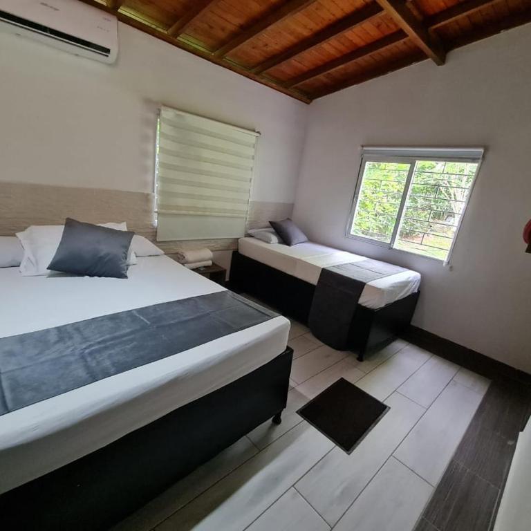 Finca Hotel Relax San Jerónimo - Habitación Triple Básica - 1