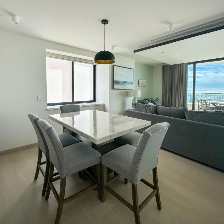 Paradise Found Luxe 2BR Condo in Iconic Location - Apartamento - 9