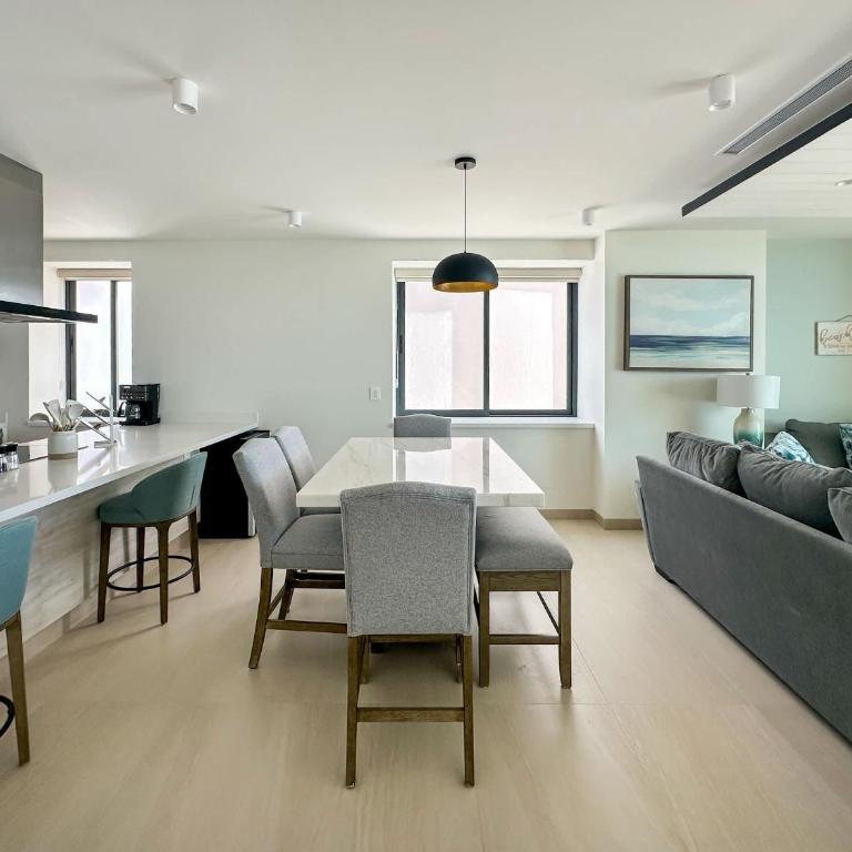 Paradise Found Luxe 2BR Condo in Iconic Location - Apartamento - 10