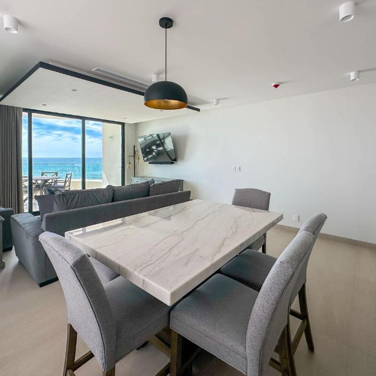 Paradise Found Luxe 2BR Condo in Iconic Location - Apartamento - 13