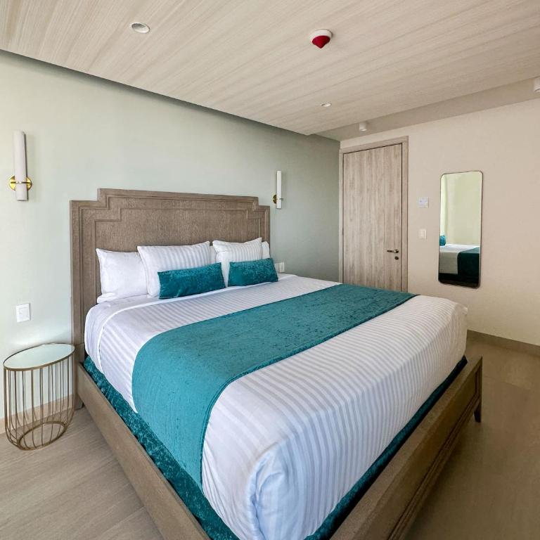 Paradise Found Luxe 2BR Condo in Iconic Location - Apartamento - 34